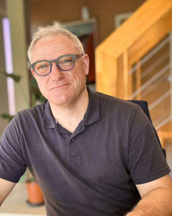 Beobois Benoit Ouvrad Menuiserie intérieur et extérieur - Charpente - Garde-corps et portail - 79-17-86